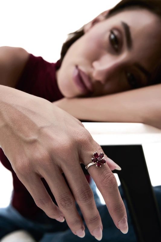 Ruby Ring — Women, White Gold — View ring 5
