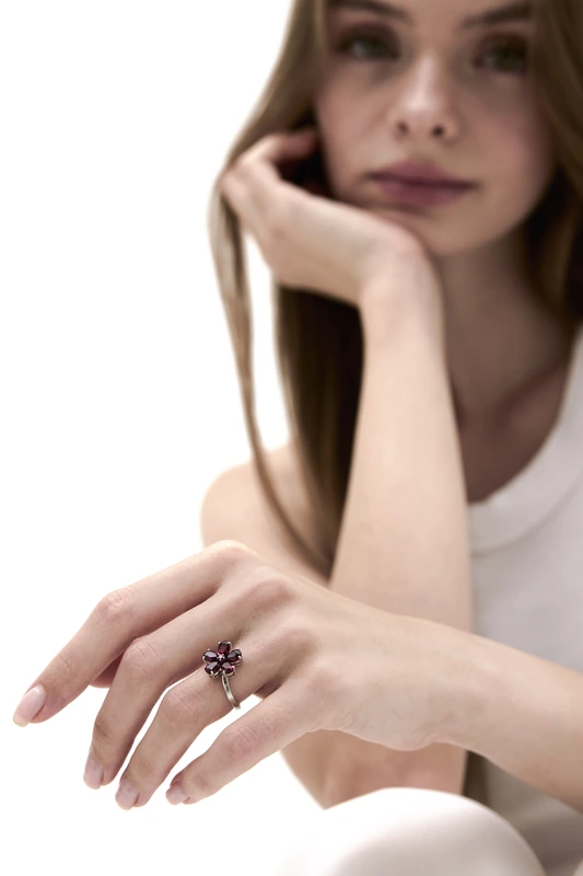 Ruby Ring — Women, White Gold — View ring 8